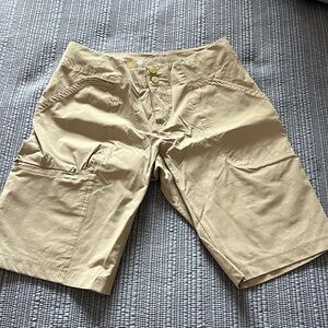 Mountain hardwear shorts